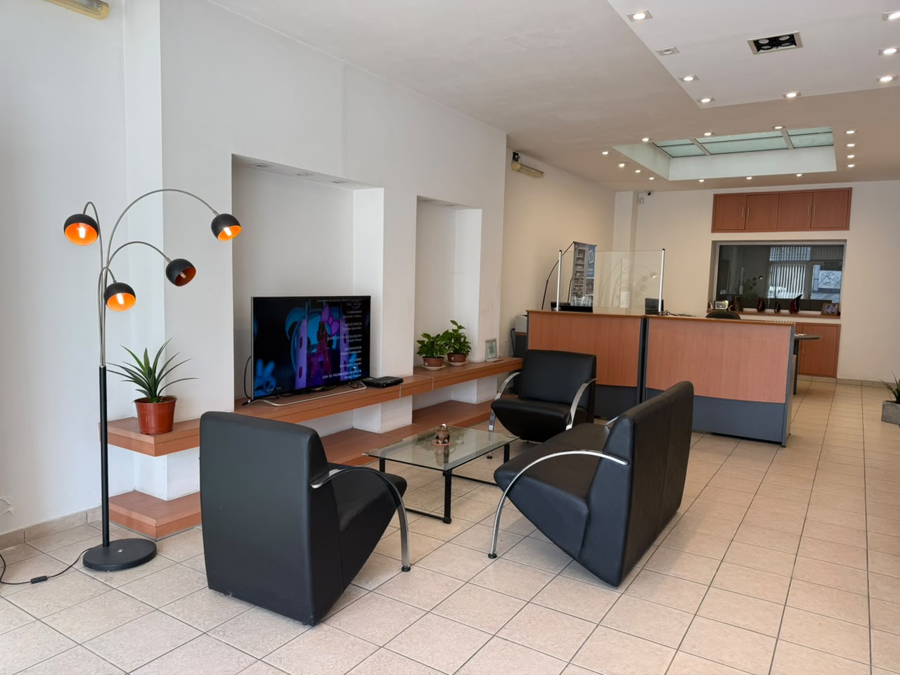 Recepción y sala de espera de Franco Propiedades